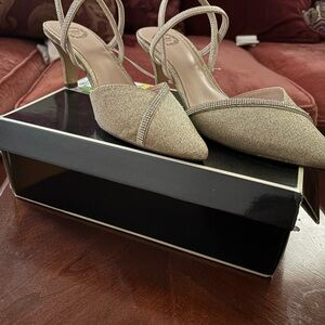 l.Miller Chic Gold Strappy Womens heels 9.5 Gold Jewels Linig